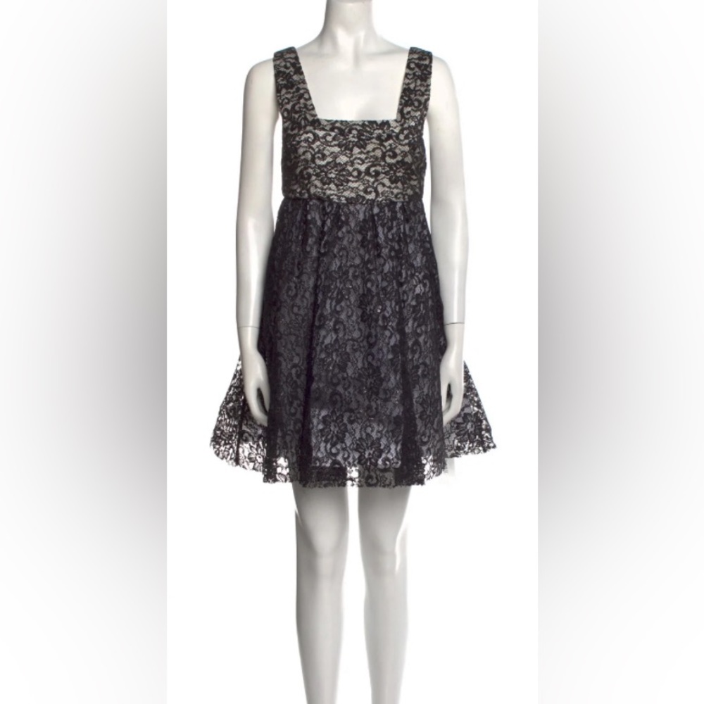 Alice & Olivia super cute formal mini dress